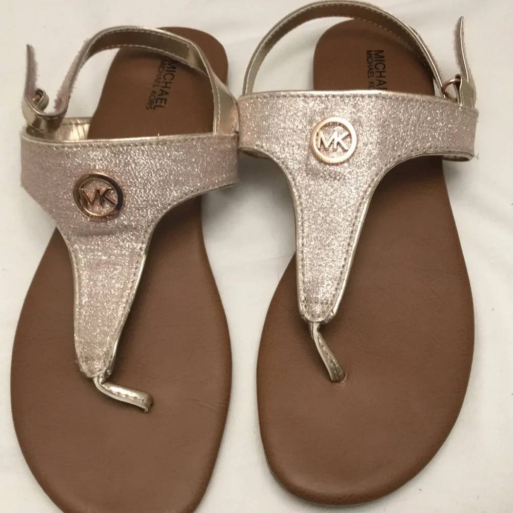 Authentic Michael Kors sandals Size 5